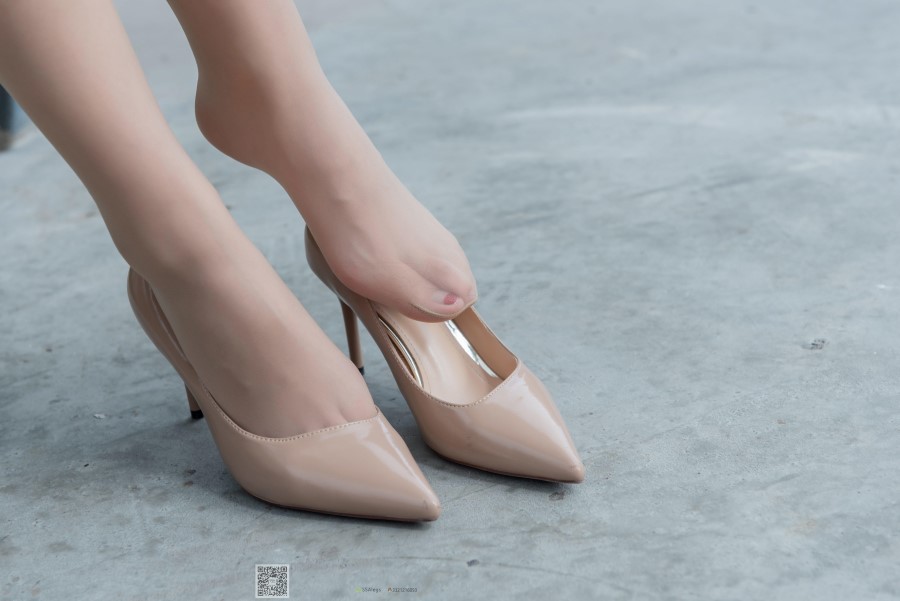 图片[42]-SSA丝社 第024期： 芷沫 高冷混血女王  肉丝街拍 – 速更版-美库