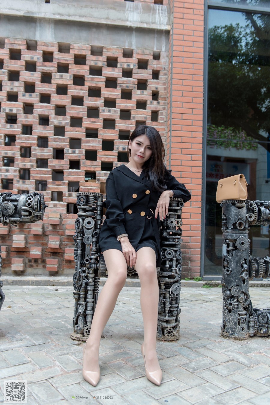 图片[71]-SSA丝社 第024期： 芷沫 高冷混血女王  肉丝街拍 – 速更版-美库