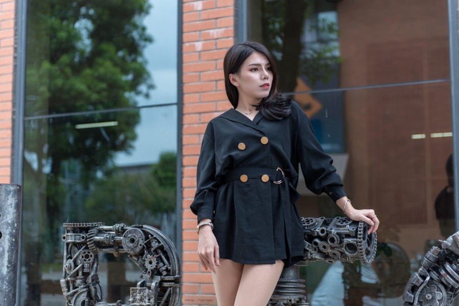 图片[79]-SSA丝社 第024期： 芷沫 高冷混血女王  肉丝街拍 – 速更版-美库