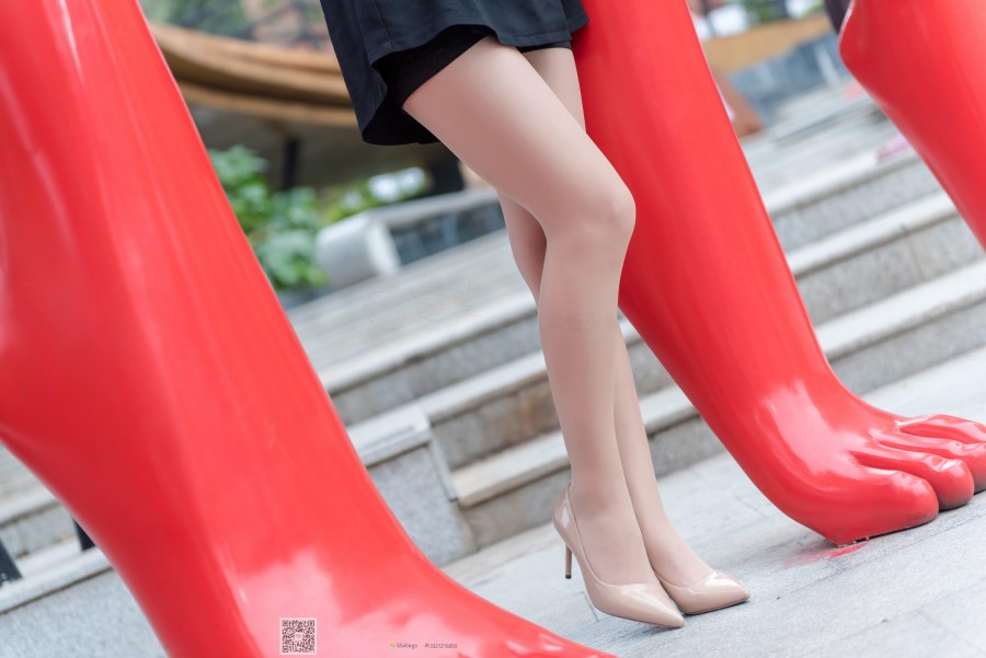 图片[89]-SSA丝社 第024期： 芷沫 高冷混血女王  肉丝街拍 – 速更版-美库