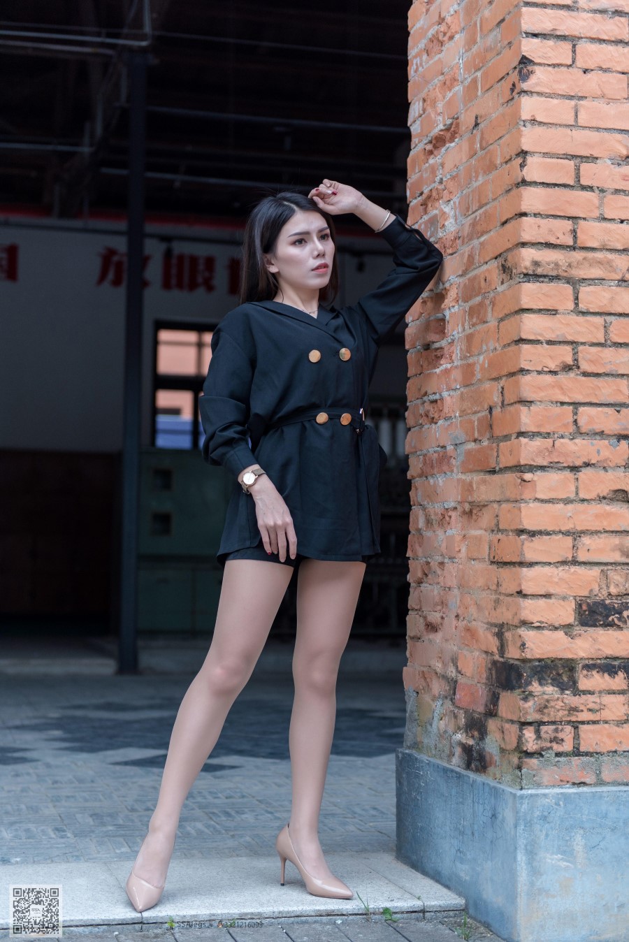 图片[99]-SSA丝社 第024期： 芷沫 高冷混血女王  肉丝街拍 – 速更版-美库