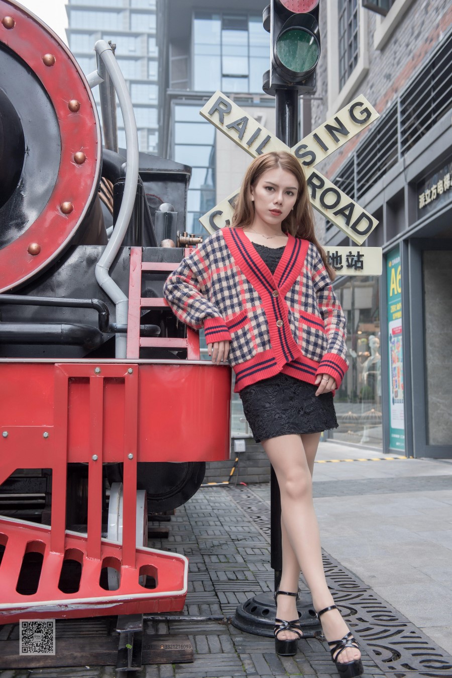 图片[19]-[SSA丝社] NO.030 芷沫-混血美女芷沫街拍肉色丝袜足尖曲线特写 – 速更版-美库