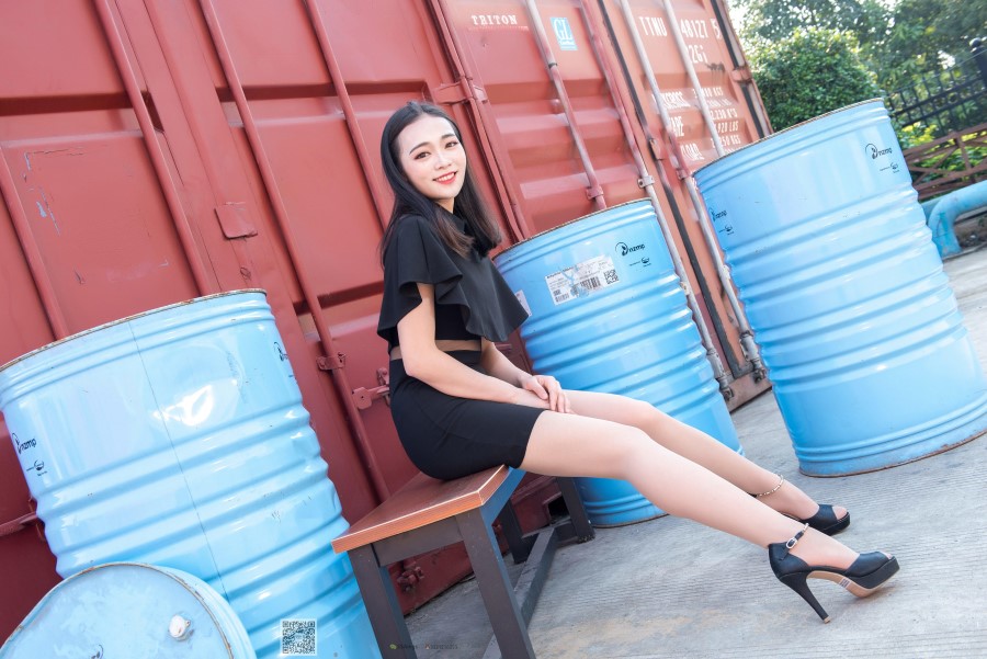 图片[27]-[SSA丝社] NO.042 治愈系笑容高姐小凤文艺街拍 – 速更版-美库