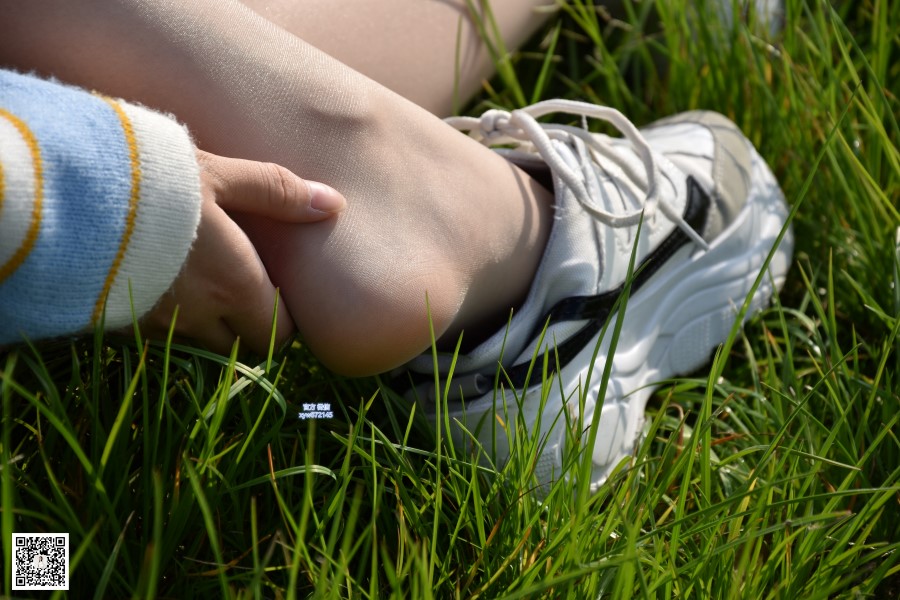 图片[14]-[大生模拍] No.018 欣欣-青青芳草地 悠悠丝袜情 在线浏览 – 速更版-美库