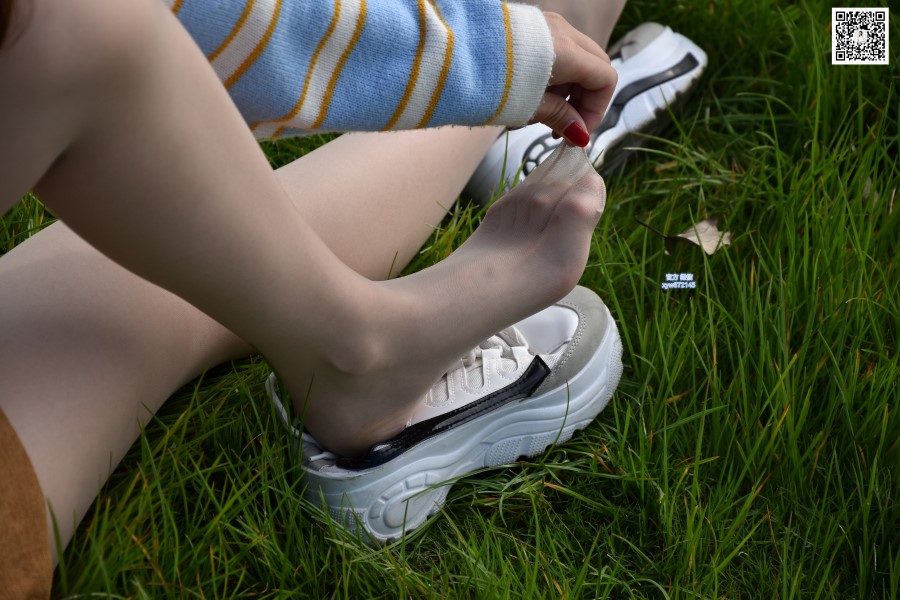 图片[36]-[大生模拍] No.018 欣欣-青青芳草地 悠悠丝袜情 在线浏览 – 速更版-美库