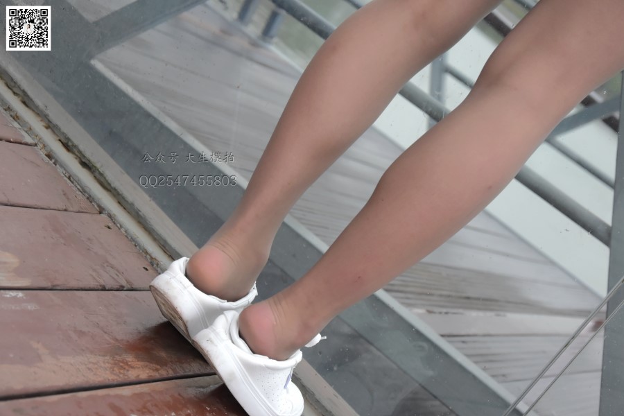 图片[16]-[大生模拍] No.044 云云-雨中漫步 在线浏览 – 速更版-美库