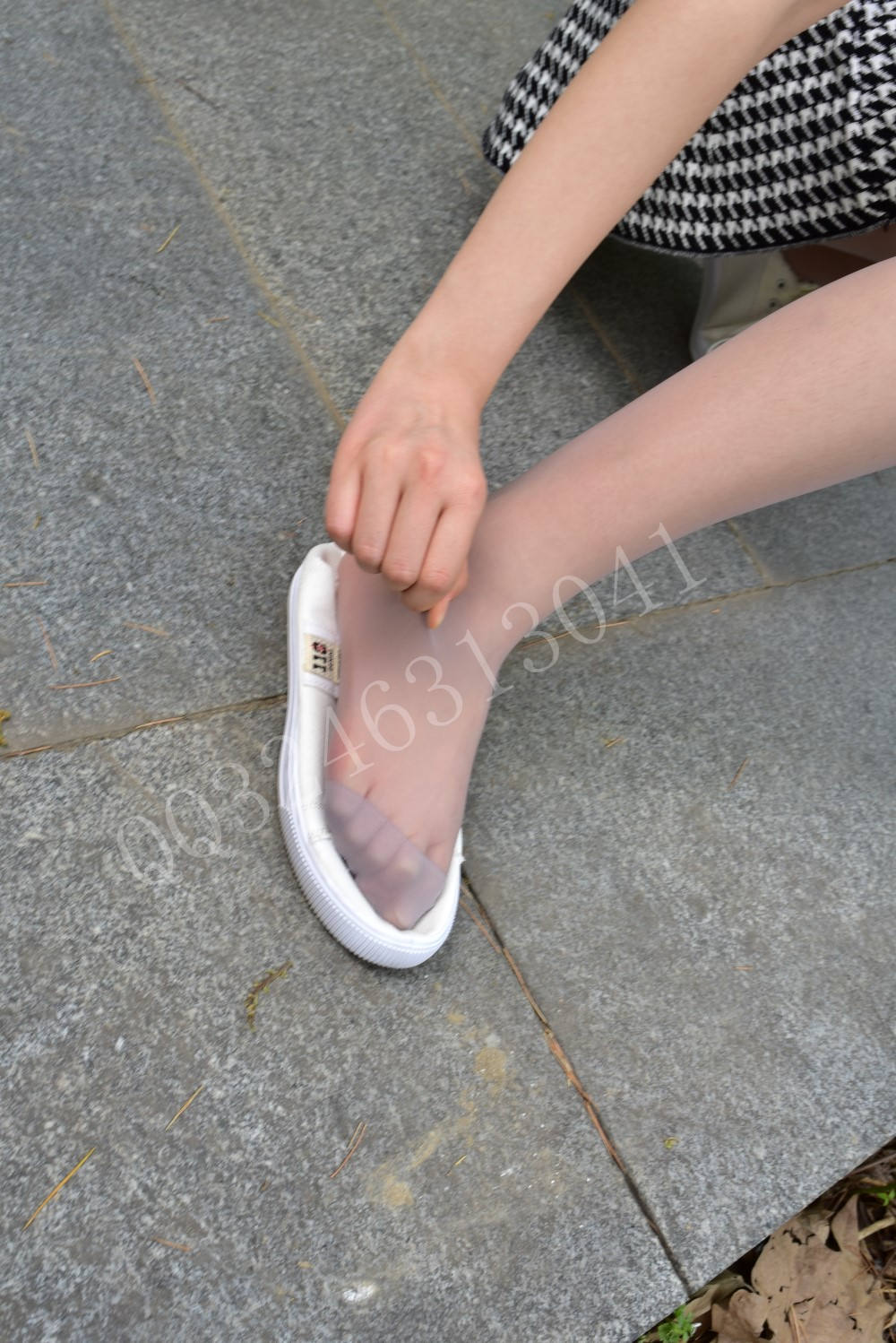 图片[41]-[大生模拍] No.057 敏敏-不穿鞋走在小道上 在线浏览 – 速更版-美库