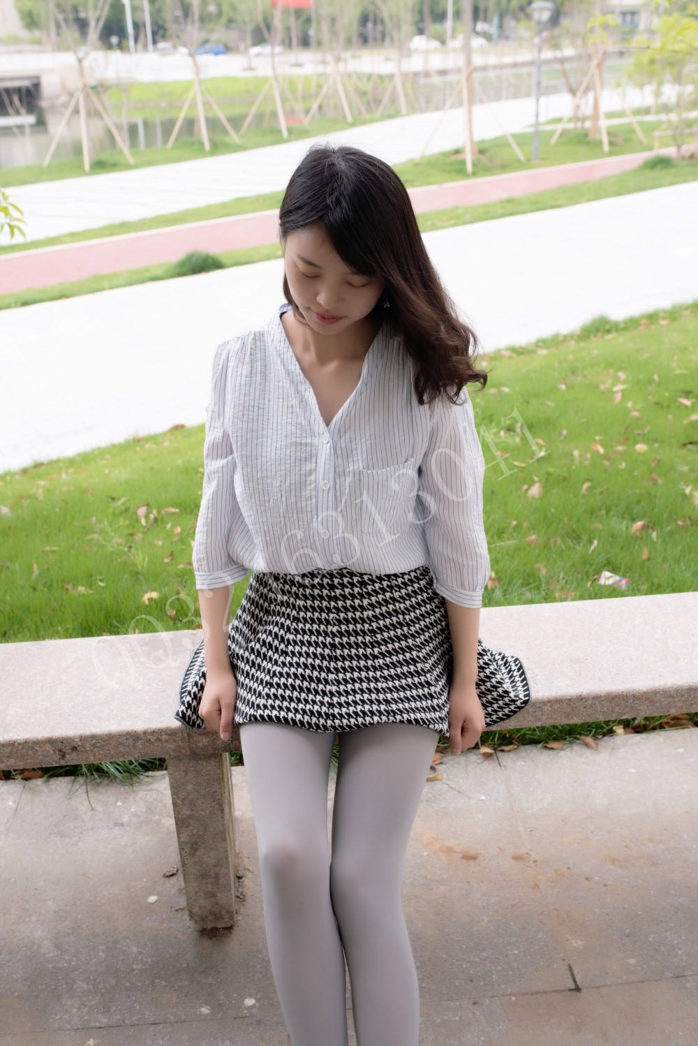 图片[16]-[大生模拍] No.059 晶晶-第一次尝试厚灰丝 在线浏览 – 速更版-美库