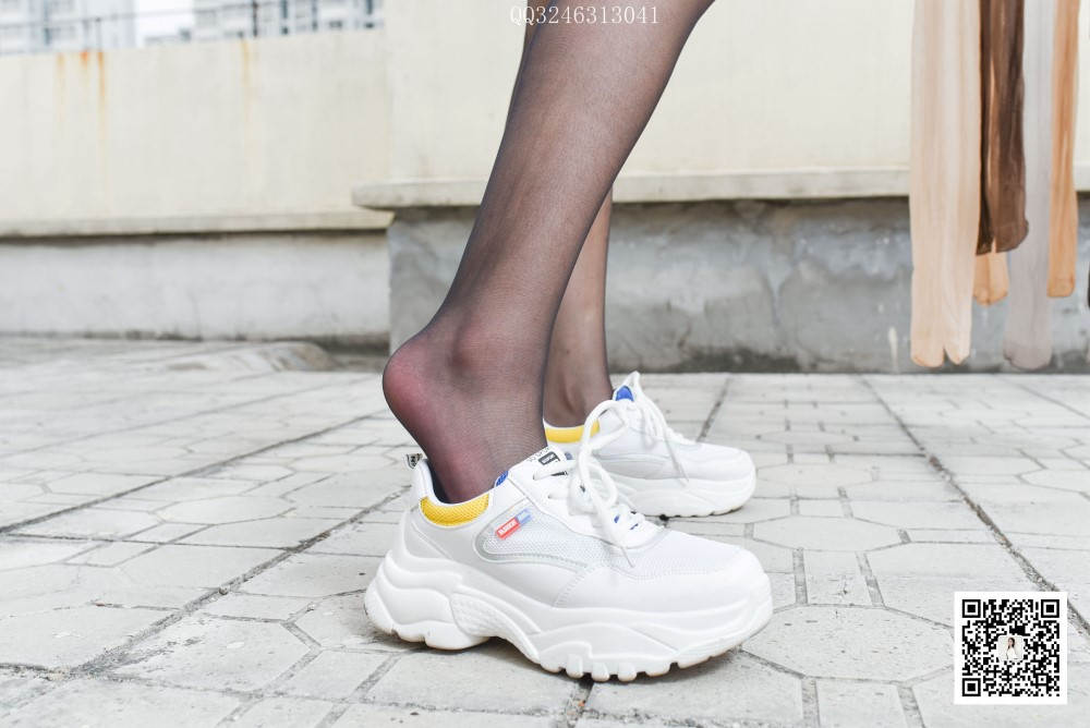 图片[14]-[大生模拍] No.083 学妹天台晒丝袜 在线浏览 – 速更版-美库