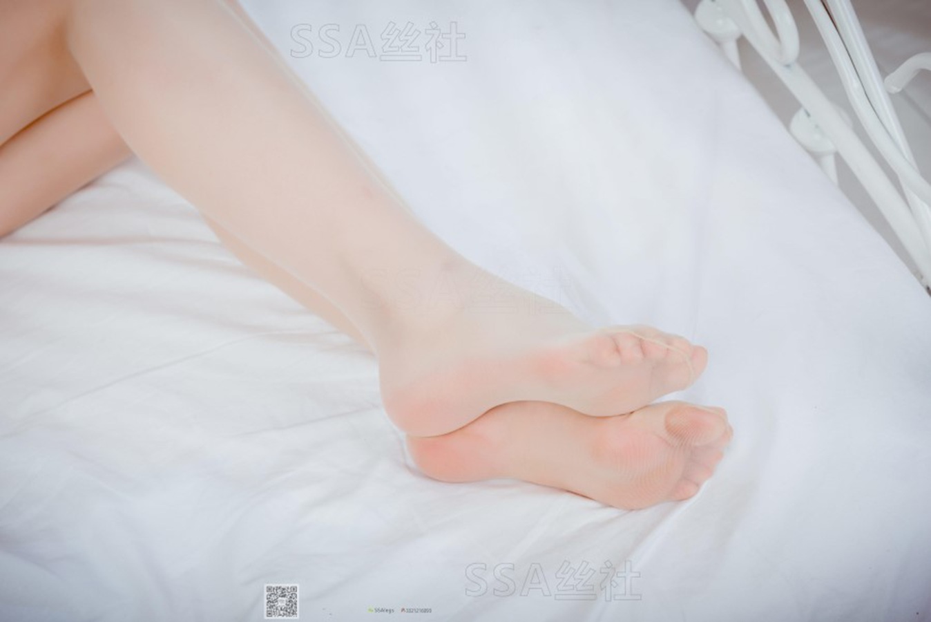 图片[11]-[SSA丝社] NO.079 雯雯 笑容治愈JK小姐姐黑色短袜+肉丝 在线浏览 – 速更版-美库