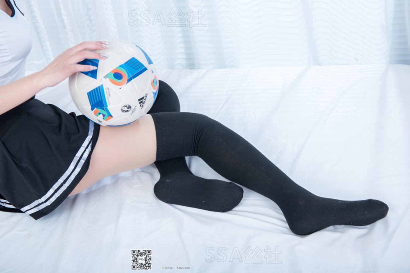 图片[17]-[SSA丝社] NO.086 大大的足球宝贝肉丝黑袜玩球 在线浏览 – 速更版-美库