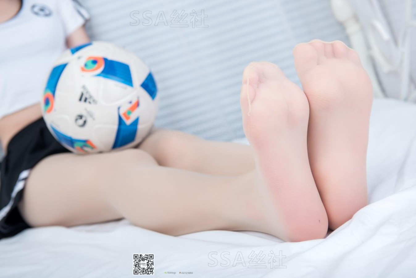 图片[84]-[SSA丝社] NO.086 大大的足球宝贝肉丝黑袜玩球 在线浏览 – 速更版-美库