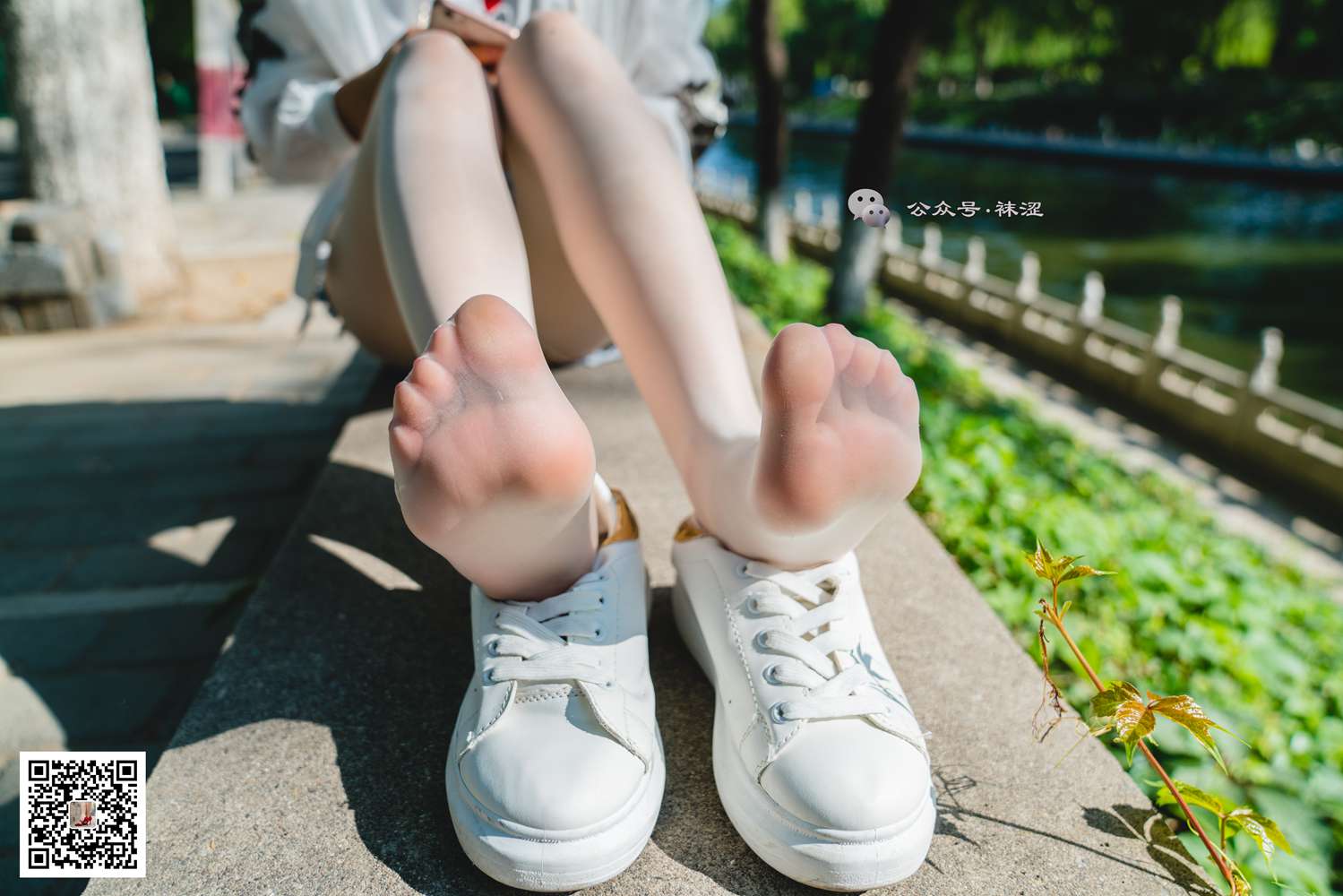 图片[9]-[袜涩写真] VOL.010 当穿白丝的妹子遇到大叔 在线浏览 – 速更版-美库