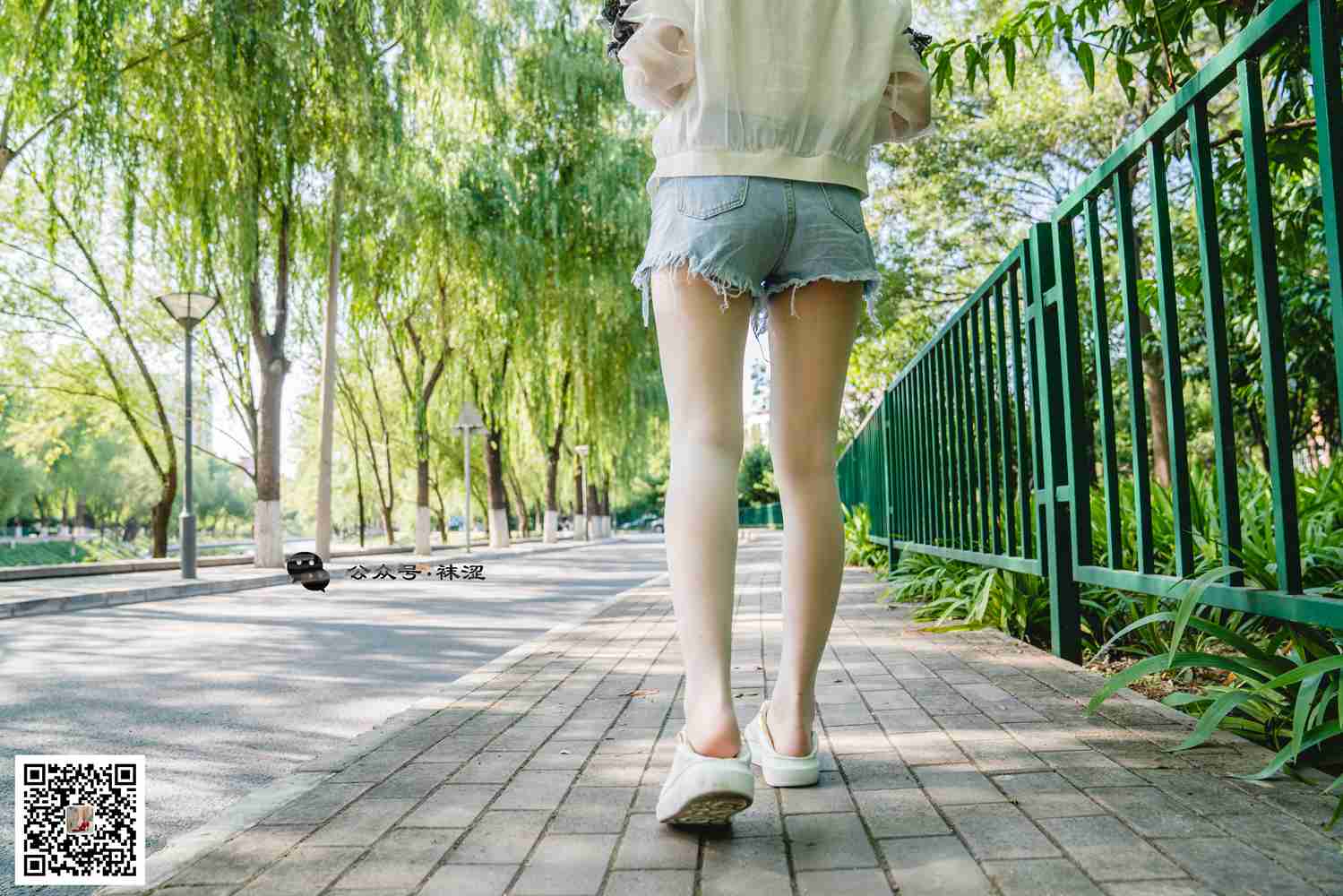 图片[13]-[袜涩写真] VOL.010 当穿白丝的妹子遇到大叔 在线浏览 – 速更版-美库