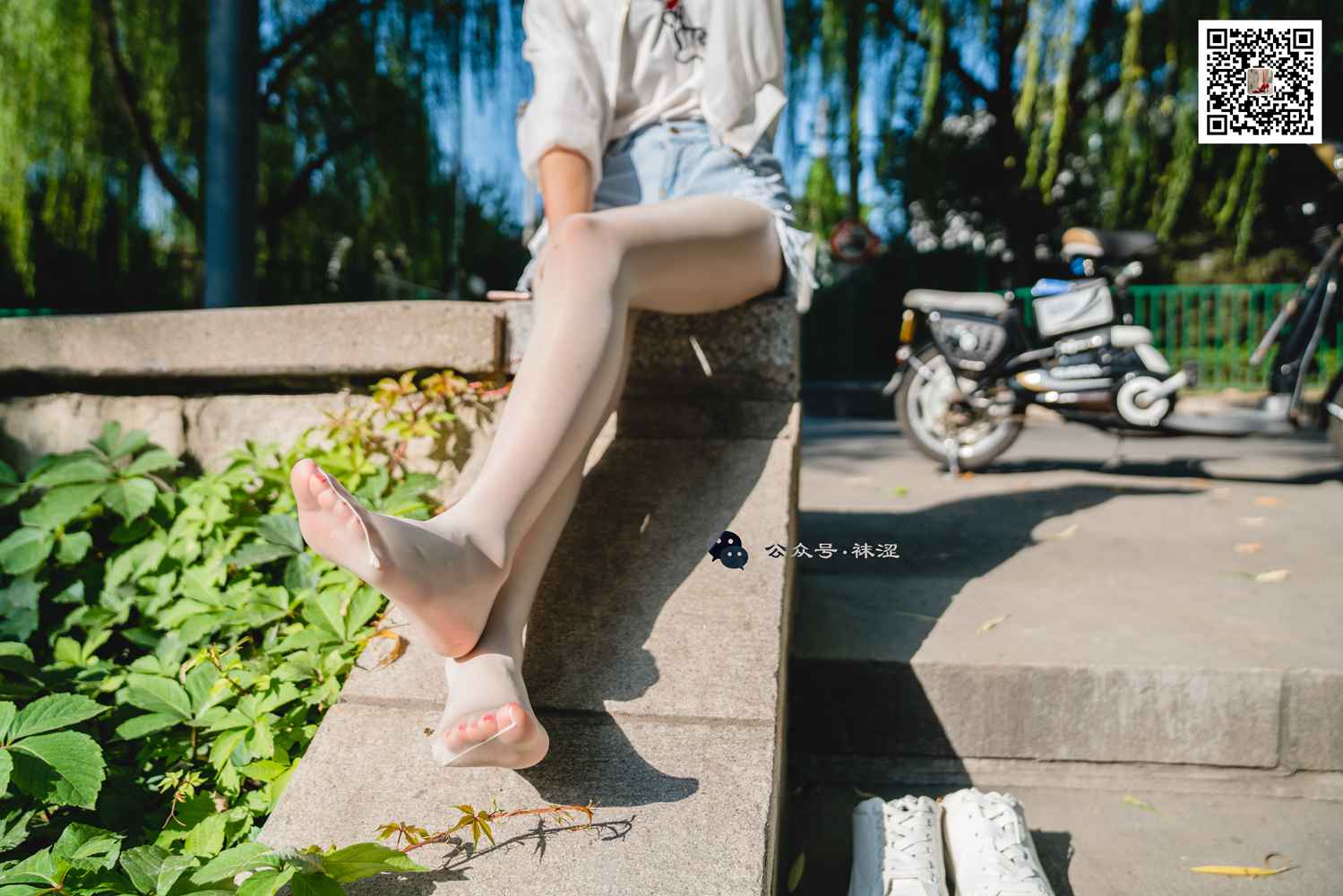 图片[51]-[袜涩写真] VOL.010 当穿白丝的妹子遇到大叔 在线浏览 – 速更版-美库