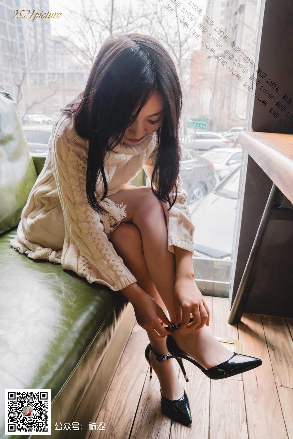 图片[18]-[袜涩写真] VOL.023 莎莎的温柔毛衣与肤色丝袜 在线浏览 – 速更版-美库