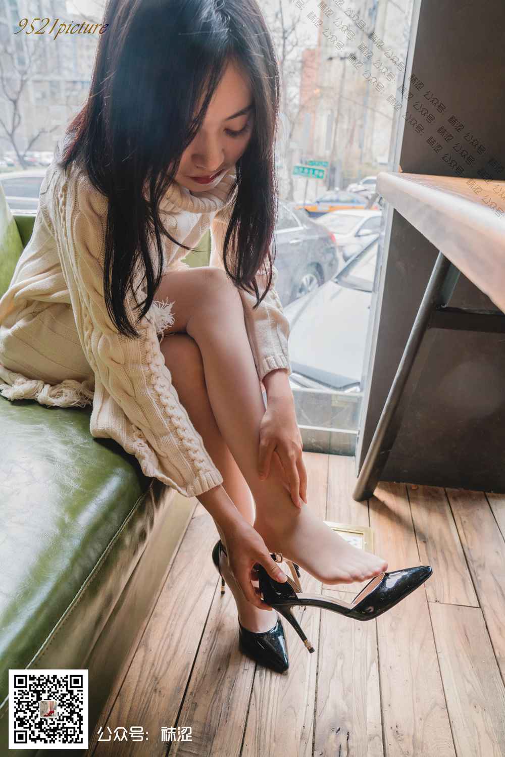 图片[21]-[袜涩写真] VOL.023 莎莎的温柔毛衣与肤色丝袜 在线浏览 – 速更版-美库