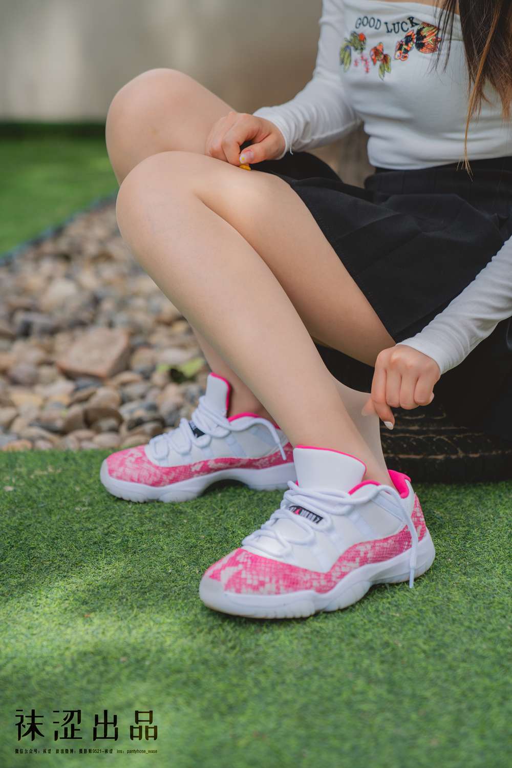 图片[7]-[袜涩写真] VOL.028 脸脸 百褶裙乔11粉蛇 在线浏览 – 速更版-美库