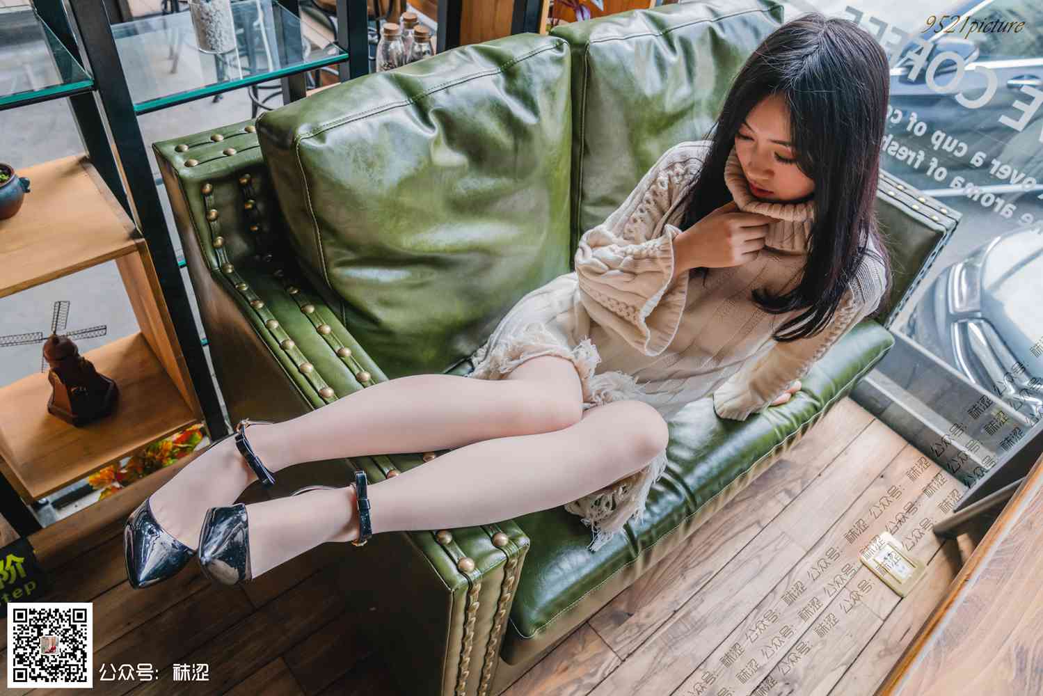 图片[33]-[袜涩写真] VOL.023 莎莎的温柔毛衣与肤色丝袜 在线浏览 – 速更版-美库