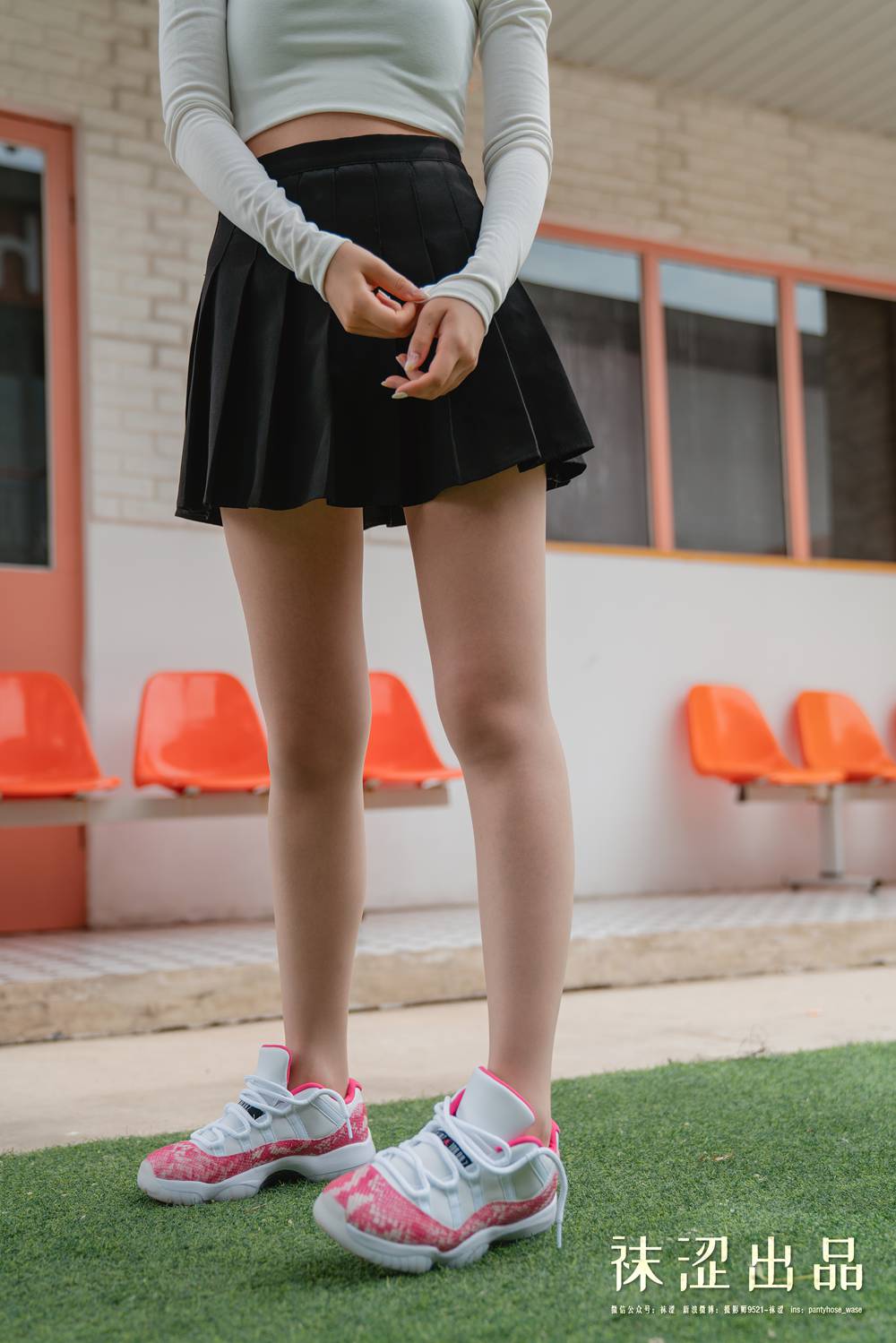 图片[17]-[袜涩写真] VOL.028 脸脸 百褶裙乔11粉蛇 在线浏览 – 速更版-美库