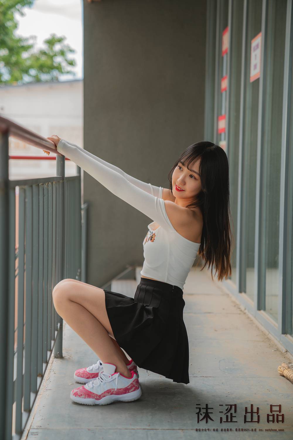 图片[22]-[袜涩写真] VOL.028 脸脸 百褶裙乔11粉蛇 在线浏览 – 速更版-美库