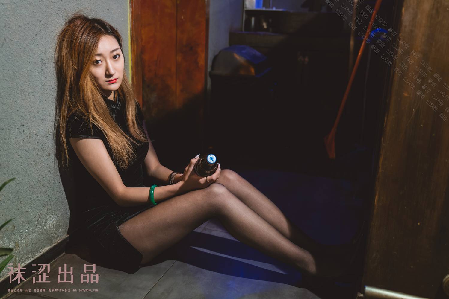 图片[31]-[袜涩写真] VOL.029 刘哈哈黑丝小旗袍 在线浏览 – 速更版-美库