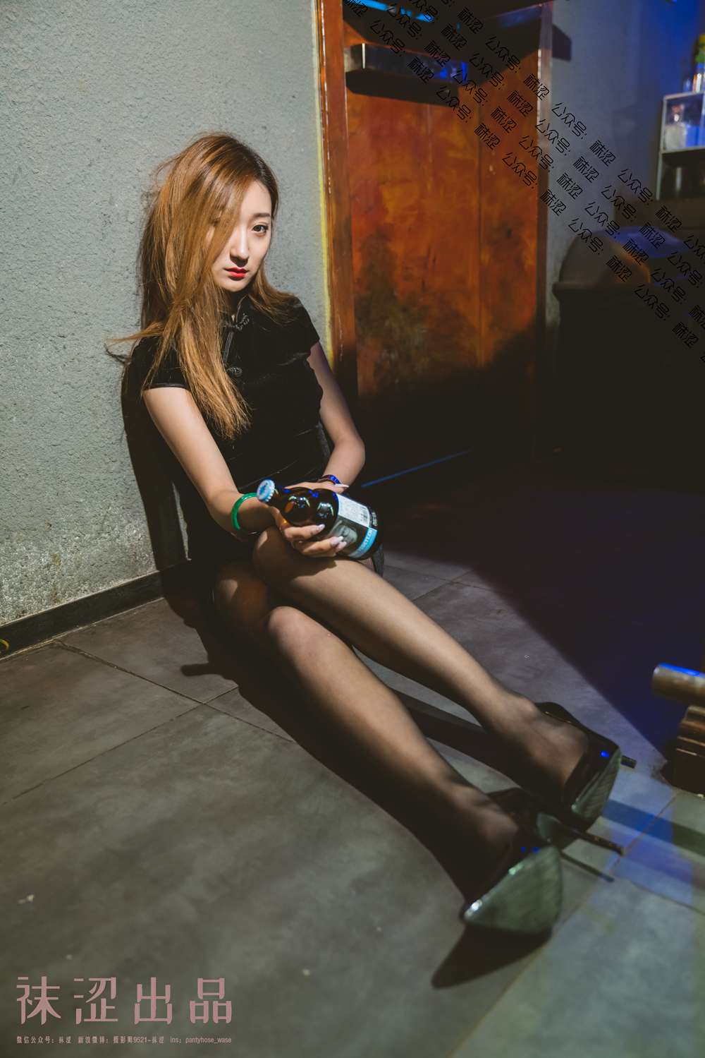 图片[32]-[袜涩写真] VOL.029 刘哈哈黑丝小旗袍 在线浏览 – 速更版-美库