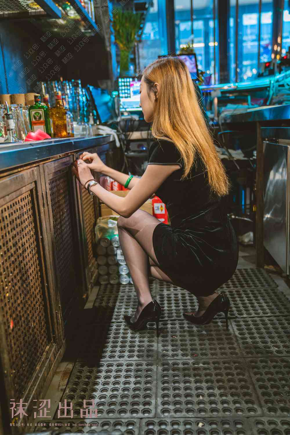 图片[36]-[袜涩写真] VOL.029 刘哈哈黑丝小旗袍 在线浏览 – 速更版-美库