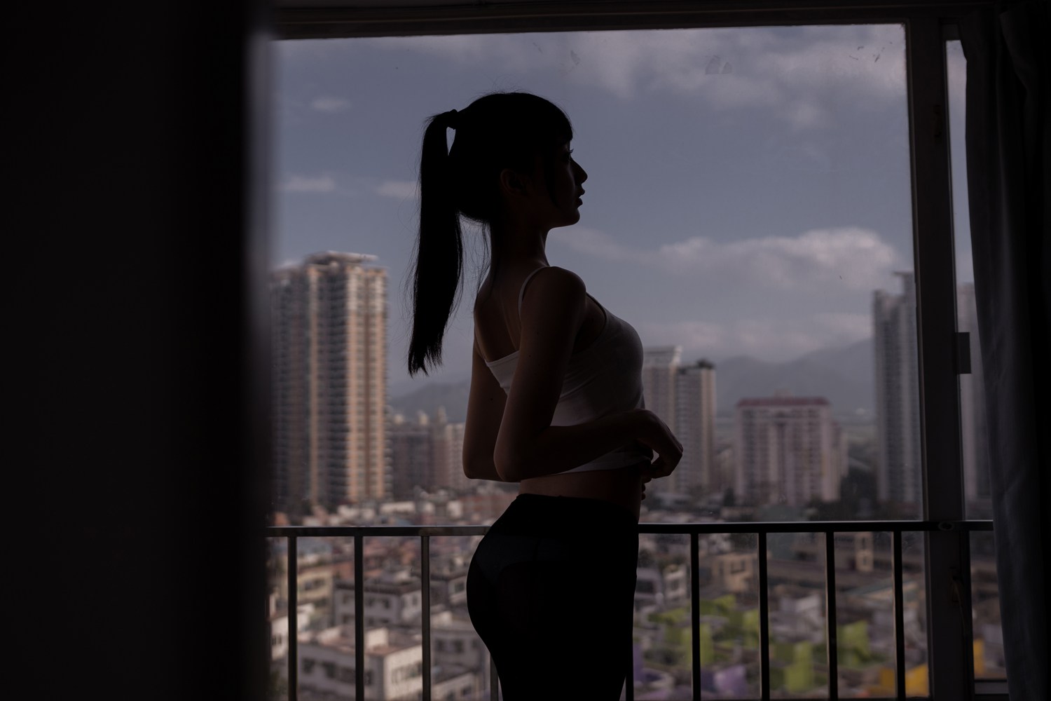 图片[27]-网红Coser@木绵绵OwO 背心黑丝居家写真 在线浏览 – 速更版-美库