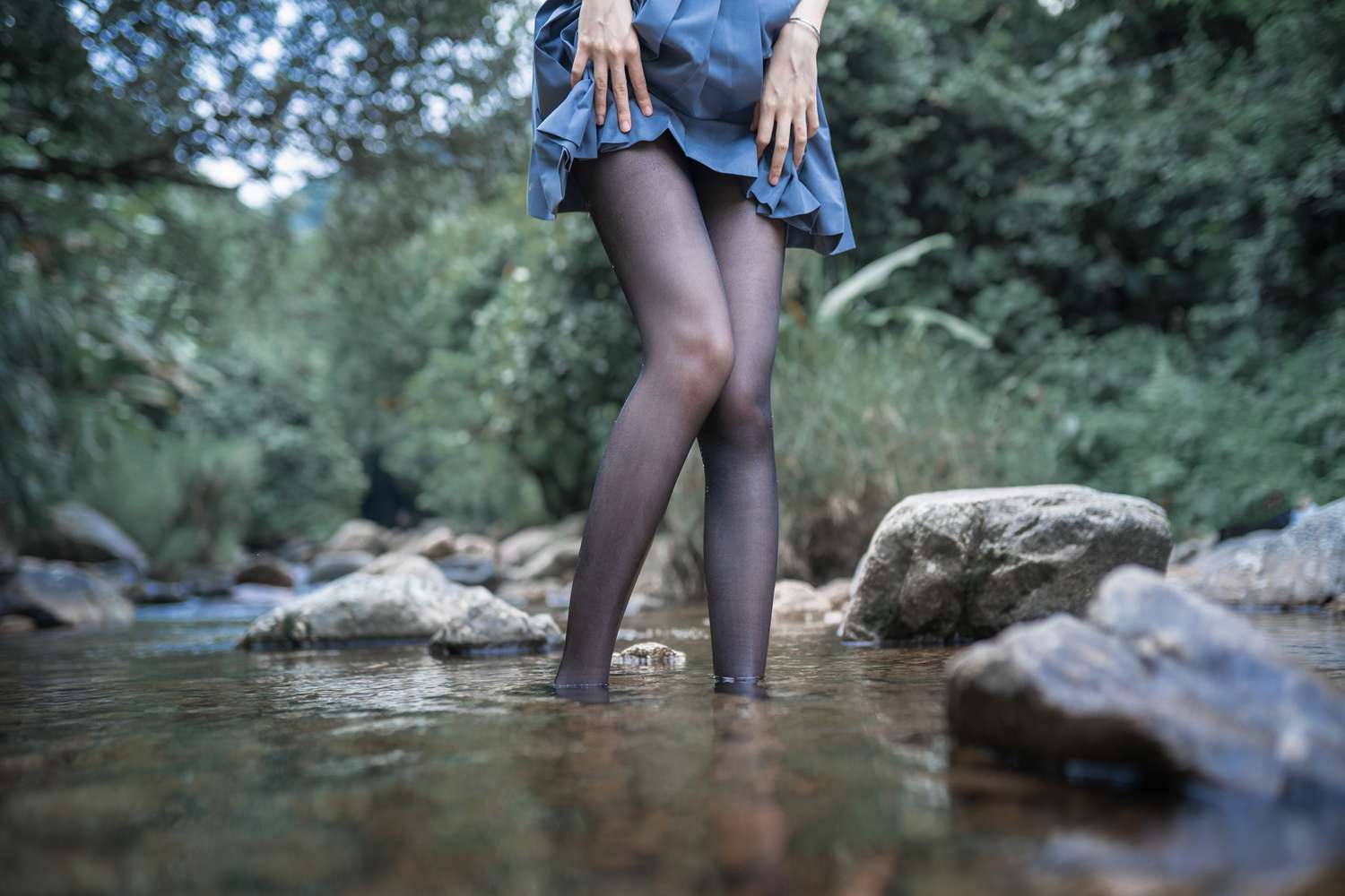 图片[45]-网红Coser@木绵绵OwO 水色溪边制服 在线浏览 – 速更版-美库