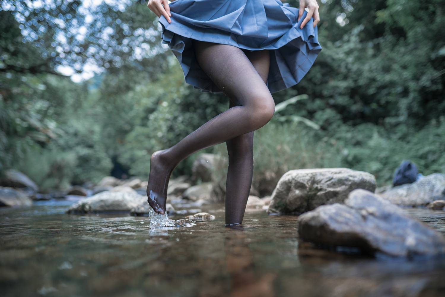 图片[46]-网红Coser@木绵绵OwO 水色溪边制服 在线浏览 – 速更版-美库