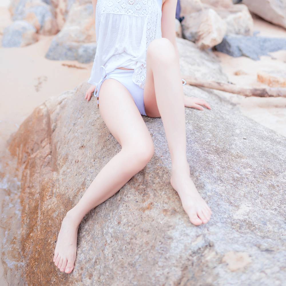 图片[31]-网红Coser@木绵绵OwO 海边白色比基尼 在线浏览 – 速更版-美库