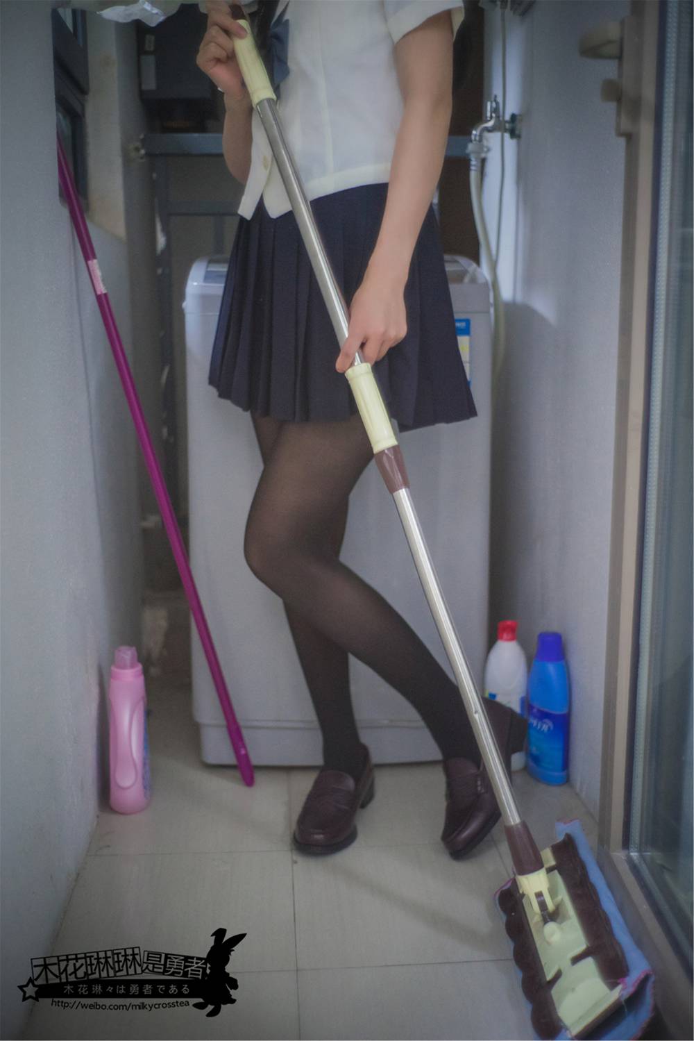 图片[15]-网红Coser@木花琳琳是勇者 太太是黑丝袜JK Vol.1 在线浏览 – 速更版-美库