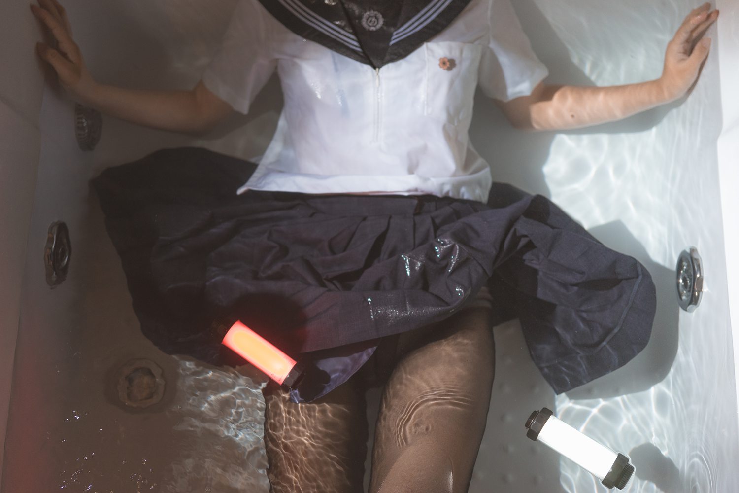 图片[11]-网红Coser@面饼仙儿 脑内少女 浴缸黑丝 在线浏览 – 速更版-美库