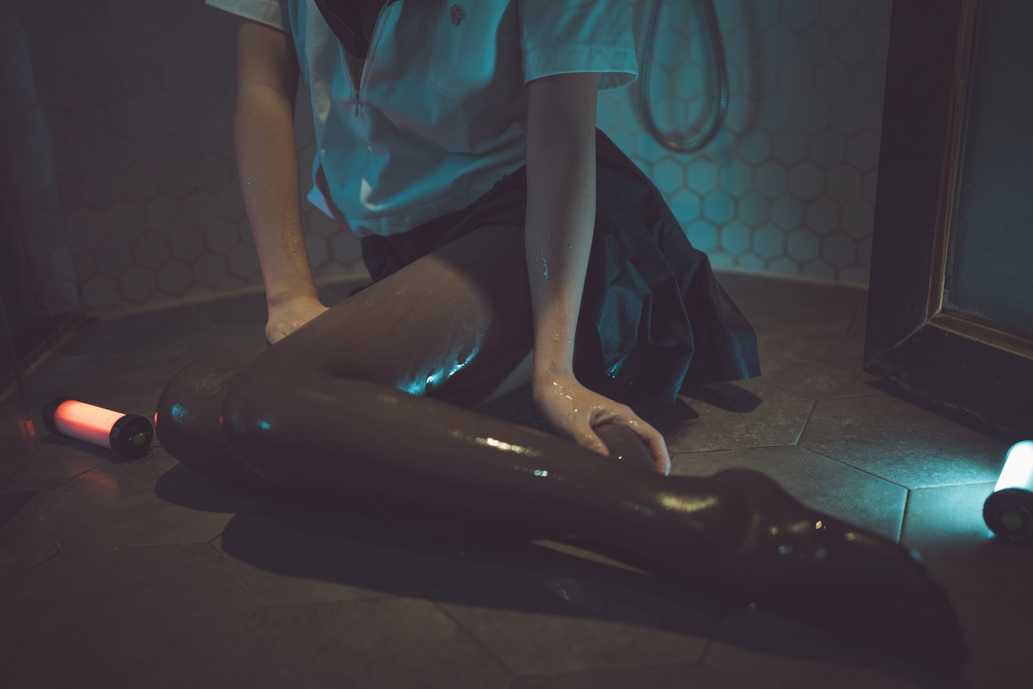 图片[18]-网红Coser@面饼仙儿 脑内少女 浴缸黑丝 在线浏览 – 速更版-美库