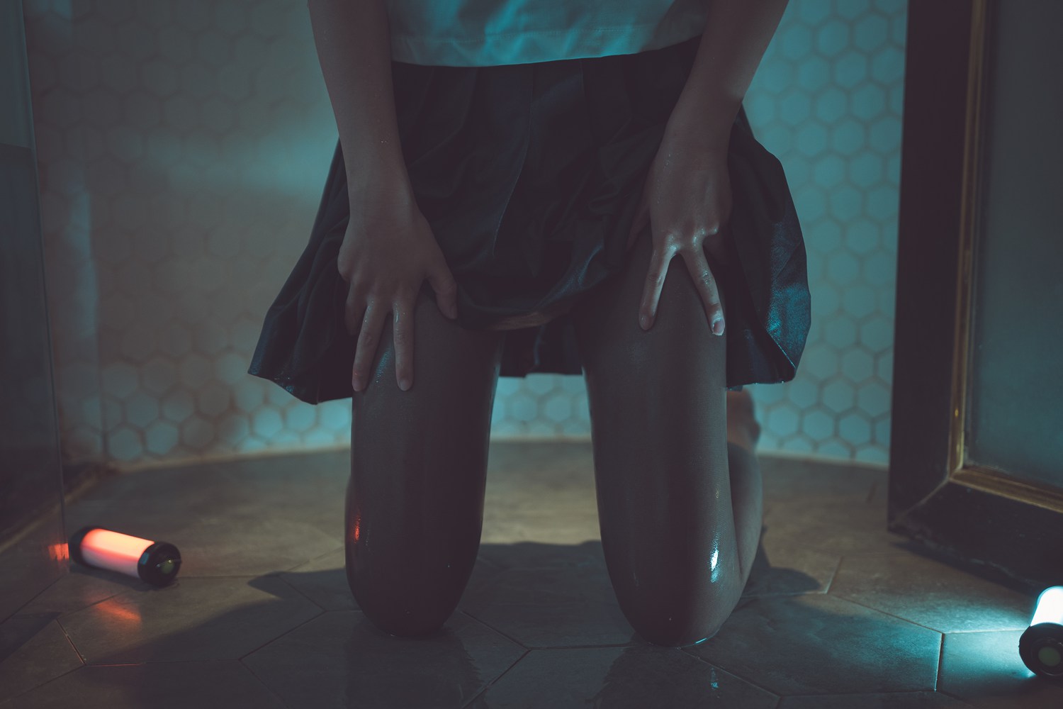 图片[20]-网红Coser@面饼仙儿 脑内少女 浴缸黑丝 在线浏览 – 速更版-美库