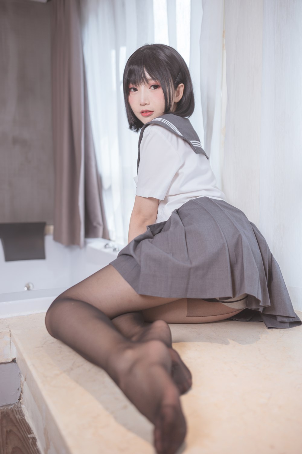 图片[18]-网红Coser@面饼仙儿 脑内少女 黑丝JK 在线浏览 – 速更版-美库