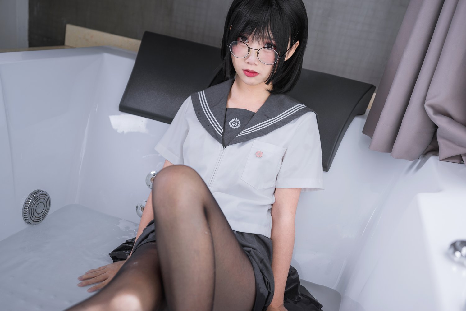 图片[26]-网红Coser@面饼仙儿 脑内少女 黑丝JK 在线浏览 – 速更版-美库