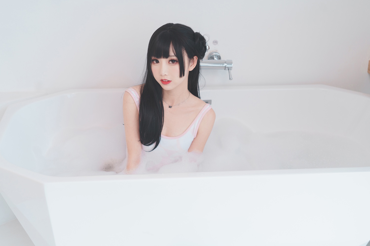 图片[33]-网红Coser@面饼仙儿 浴缸泡泡 在线浏览 – 速更版-美库