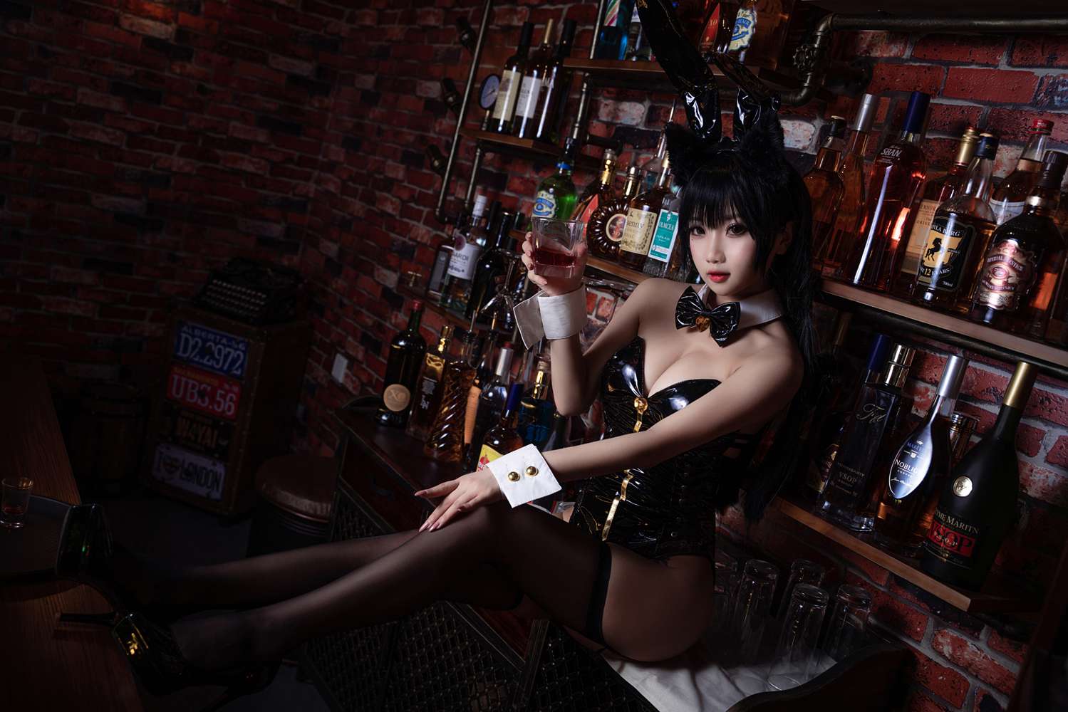 图片[14]-微博红人Coser@鬼畜摇 阿瑶大狗黑色同人兔女郎 在线浏览 – 速更版-美库