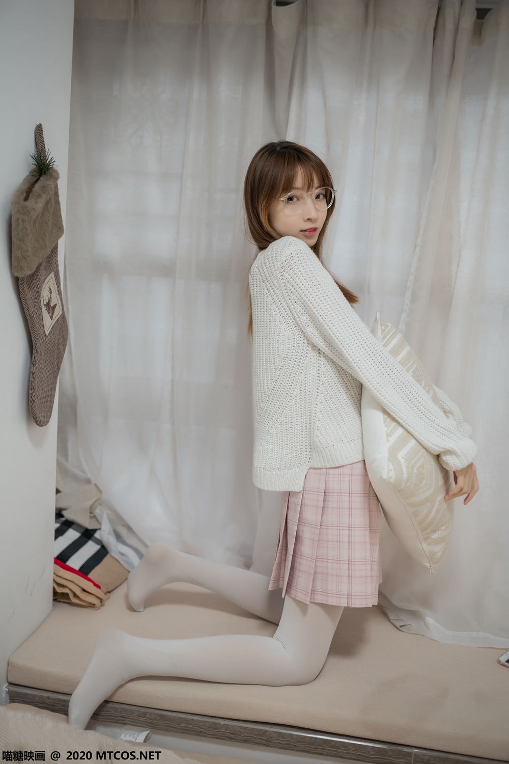 图片[29]-[喵糖映画] VOL.077 粉格裙的眼镜娘 在线浏览 – 速更版-美库