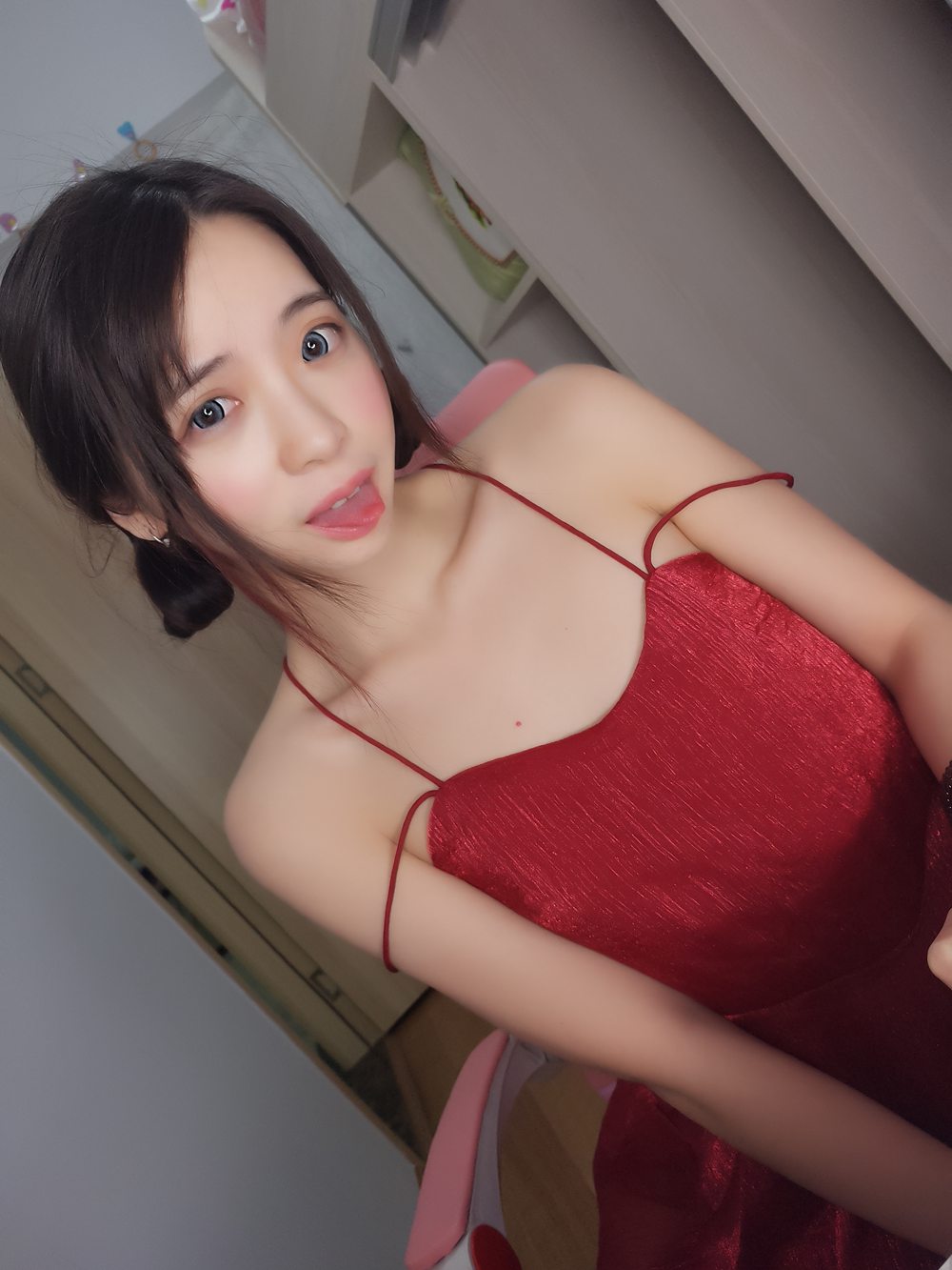 图片[13]-网红Coser@疯猫ss 红裙 在线浏览 – 速更版-美库