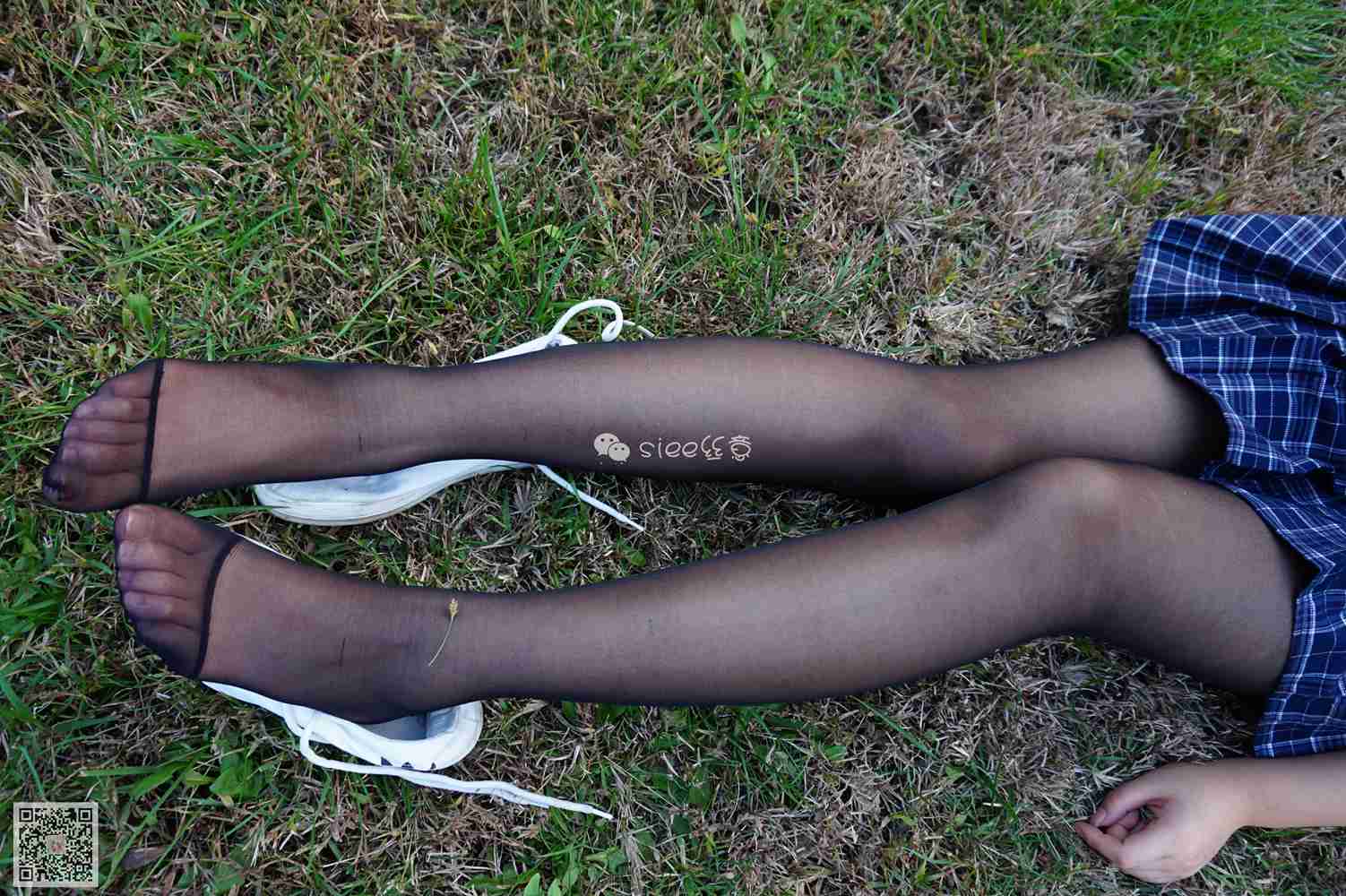 图片[38]-[SIEE丝意] No.001 曦曦 草坪黑丝 在线浏览 – 速更版-美库