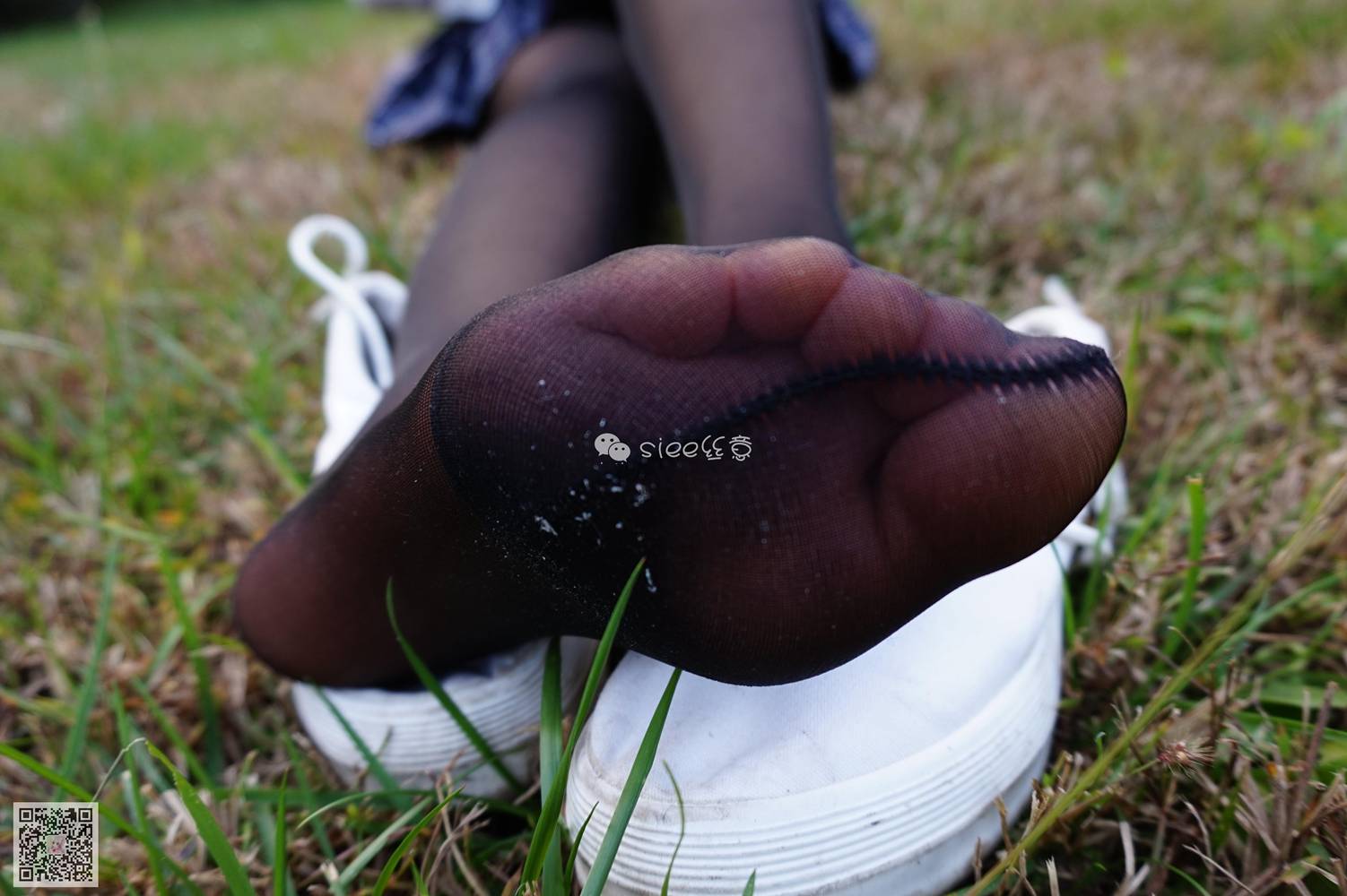 图片[39]-[SIEE丝意] No.001 曦曦 草坪黑丝 在线浏览 – 速更版-美库