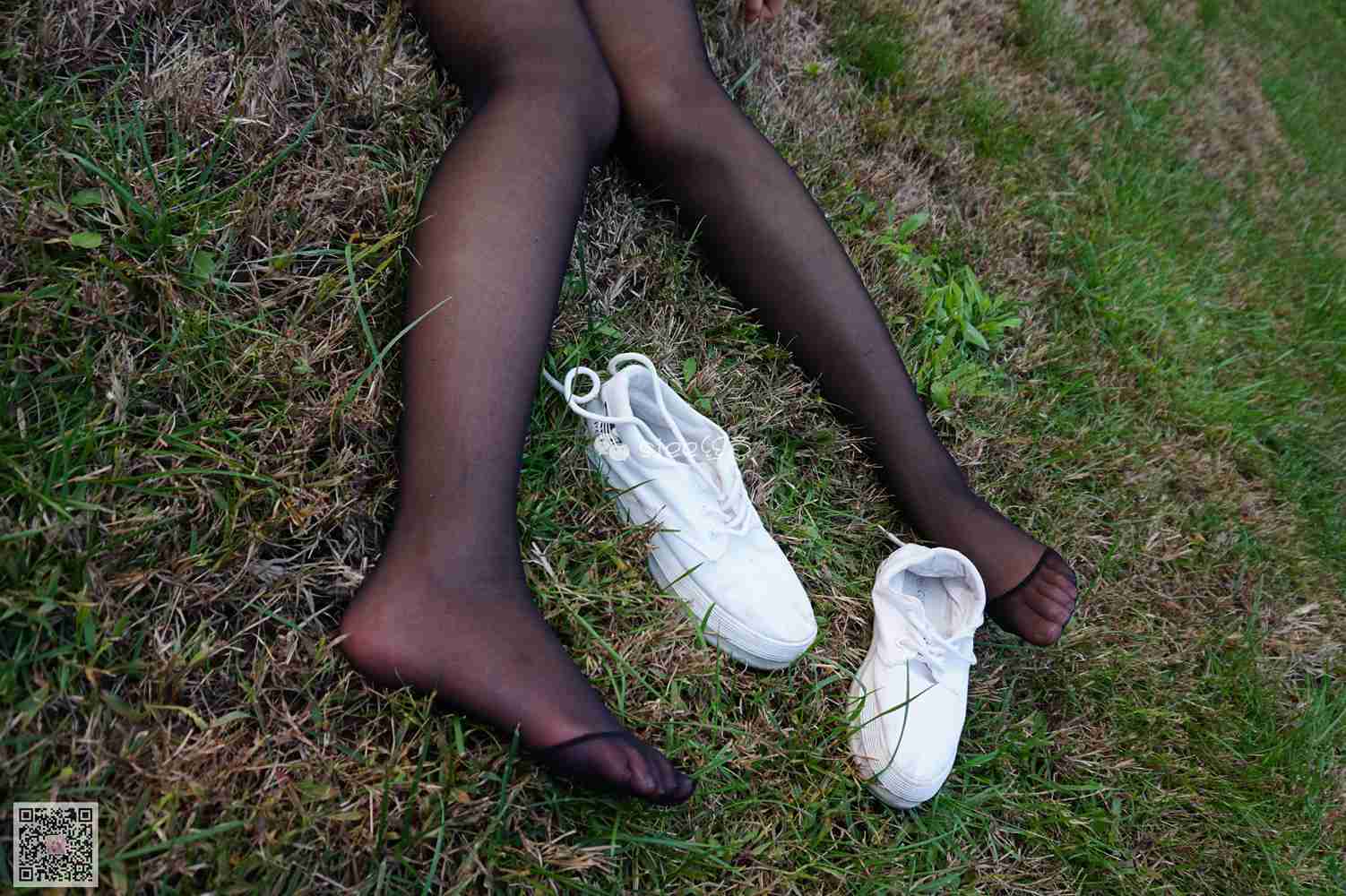 图片[49]-[SIEE丝意] No.001 曦曦 草坪黑丝 在线浏览 – 速更版-美库