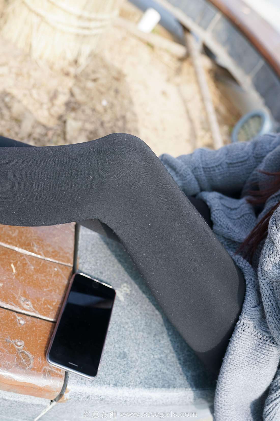 图片[35]-[SIEE丝意] No.373 芊芊 秋意未尽，冬又望想 在线浏览 – 速更版-美库