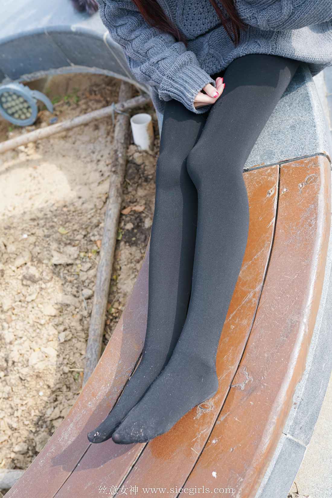 图片[40]-[SIEE丝意] No.373 芊芊 秋意未尽，冬又望想 在线浏览 – 速更版-美库