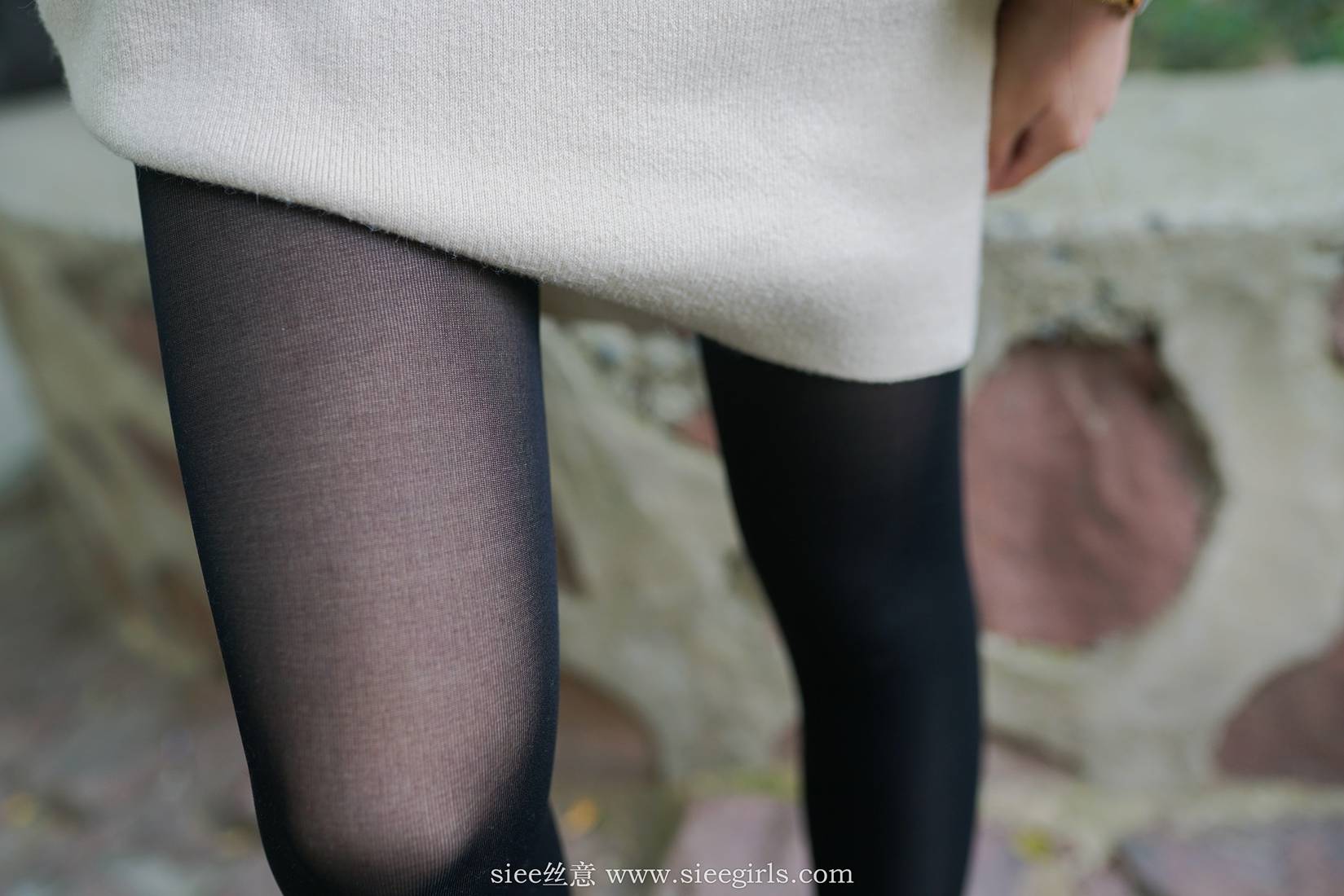 图片[25]-[SIEE丝意] No.400 芊芊～点点秋叶潇潇风 在线浏览 – 速更版-美库