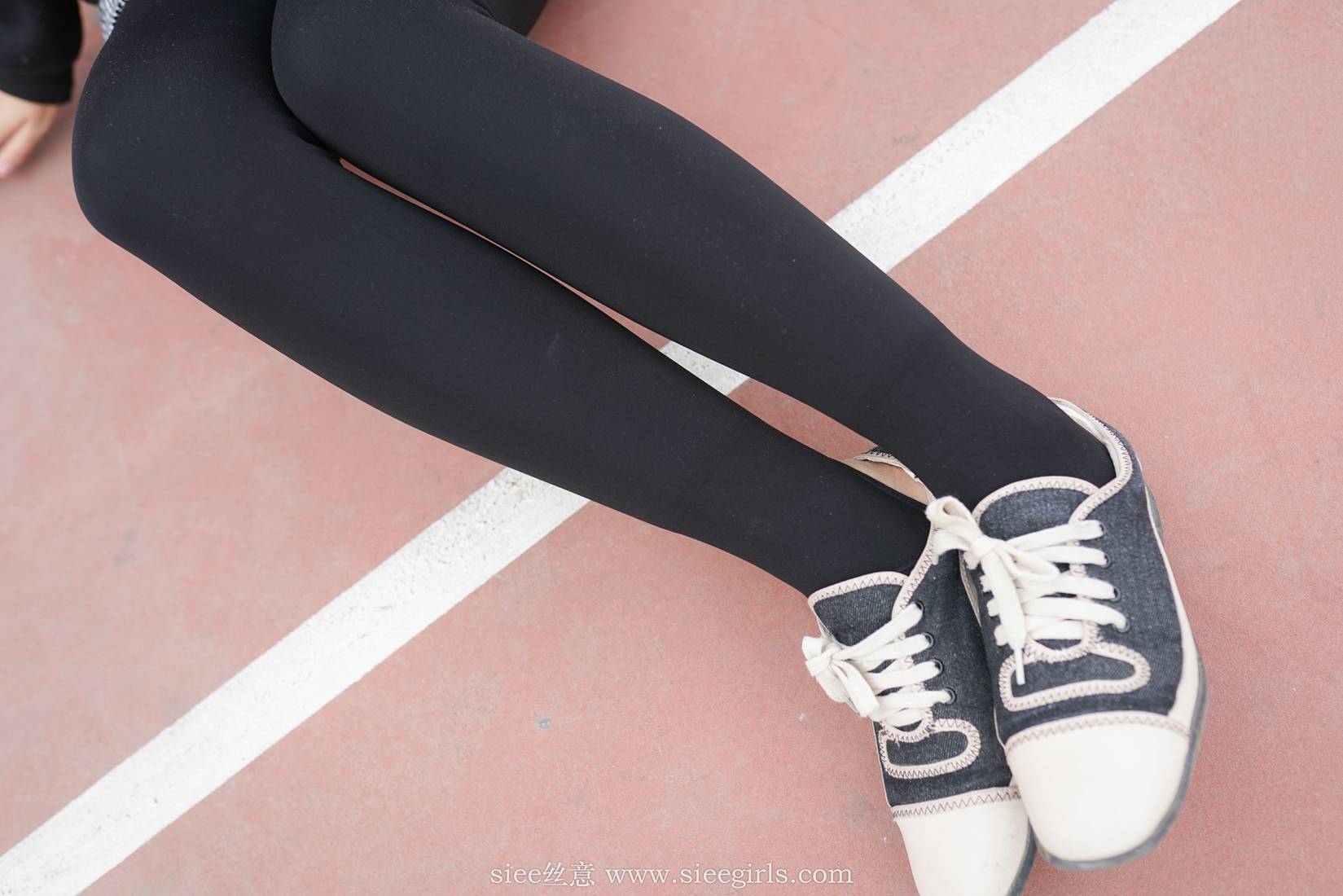 图片[49]-[SIEE丝意] No.403 熊熊～新的一年学姐陪你 在线浏览 – 速更版-美库