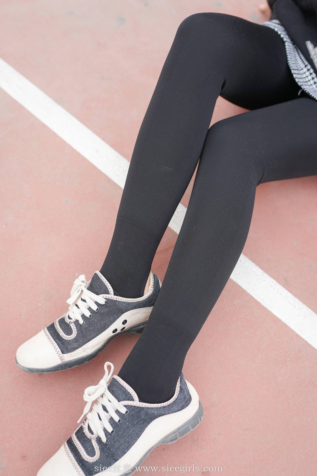 图片[51]-[SIEE丝意] No.403 熊熊～新的一年学姐陪你 在线浏览 – 速更版-美库